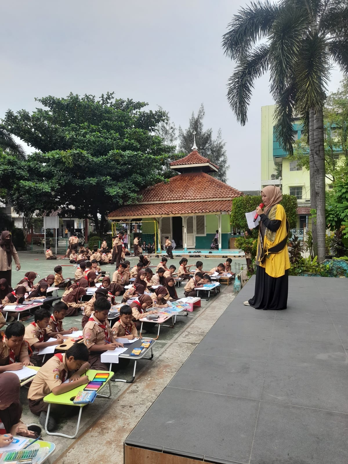 CERIA — Cerita Literasi Anak :  Satu Bangsa, Satu Semangat Bersama Duta Baca Jakarta Timur Di SDN Duren Sawit 15 Pagi